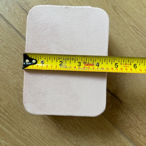 Velvet Accessory Organizer - Picture 5 of 7